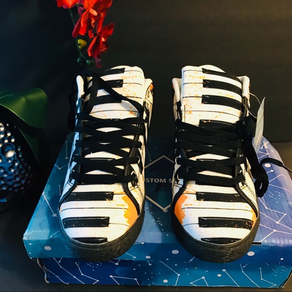 NWT- CUSTOM PIANO KEYBOARD CANVAS Chukka Shoes - Picture 7 of 8